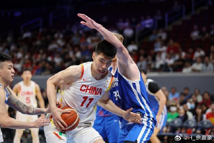 球王会体育-驰援国家队，余嘉豪社媒：繁华时不凑热闹，低谷时绝不退场